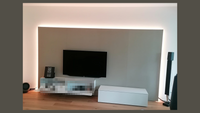 Ambientewand mit D&uuml;nnschichtbeton und LED-Beleuchtung